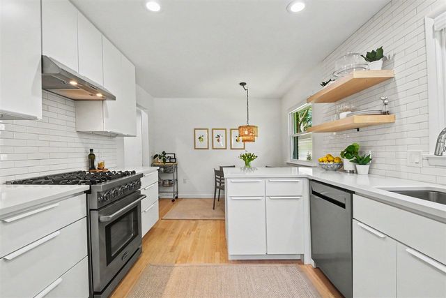 1826 Woodcliff Avenue, Grand Rapids, MI 49506