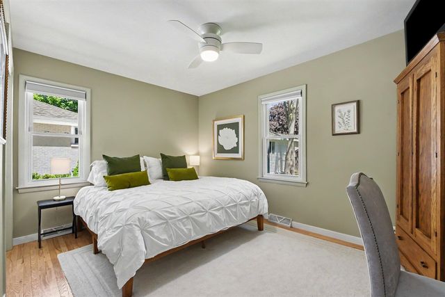 1826 Woodcliff Avenue, Grand Rapids, MI 49506