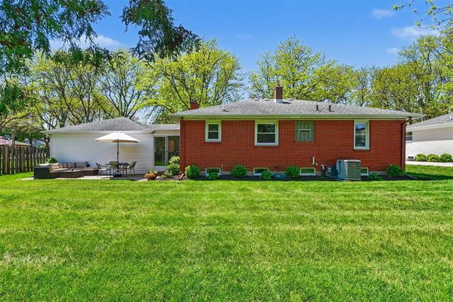 1826 Woodcliff Avenue, Grand Rapids, MI 49506