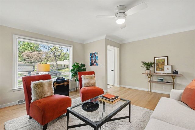 1826 Woodcliff Avenue, Grand Rapids, MI 49506