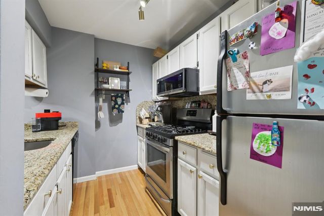 25 Willow Wood Square 25, East Rutherford, NJ 07073