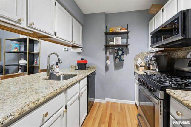 25 Willow Wood Square 25, East Rutherford, NJ 07073