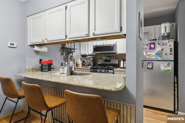 25 Willow Wood Square 25, East Rutherford, NJ 07073