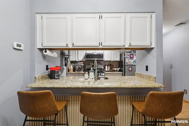 25 Willow Wood Square 25, East Rutherford, NJ 07073