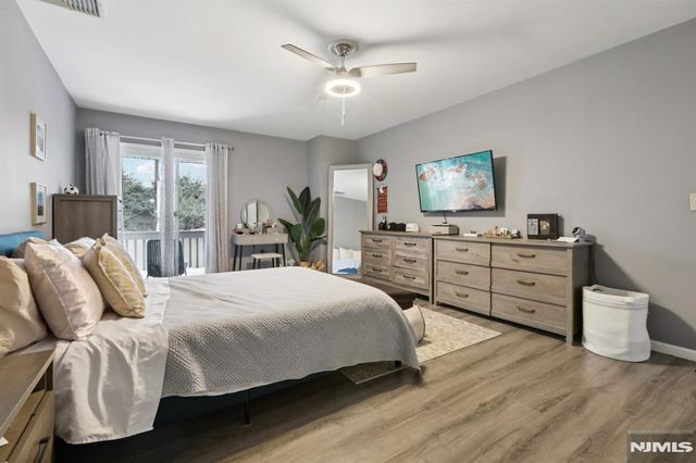 25 Willow Wood Square 25, East Rutherford, NJ 07073