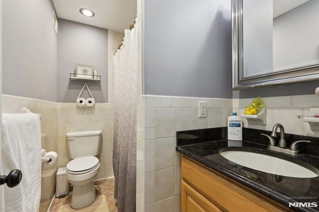 25 Willow Wood Square 25, East Rutherford, NJ 07073