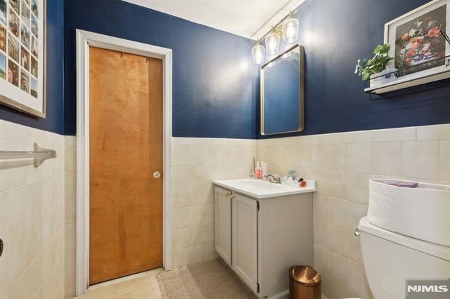 25 Willow Wood Square 25, East Rutherford, NJ 07073