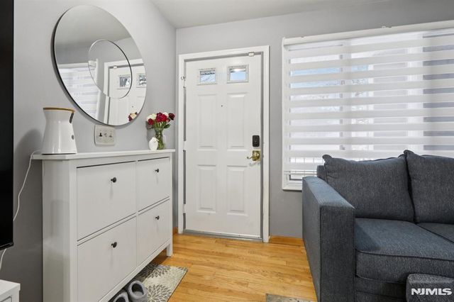 25 Willow Wood Square 25, East Rutherford, NJ 07073