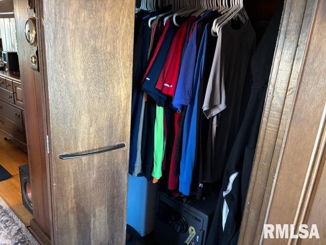 2425 S STATE Street, Springfield, IL 62704