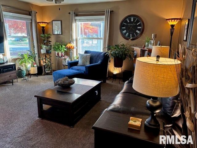 2425 S STATE Street, Springfield, IL 62704