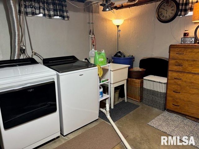 2425 S STATE Street, Springfield, IL 62704