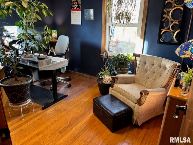 2425 S STATE Street, Springfield, IL 62704