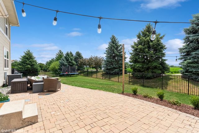 25219 Bay Tree Circle, Shorewood, IL 60404