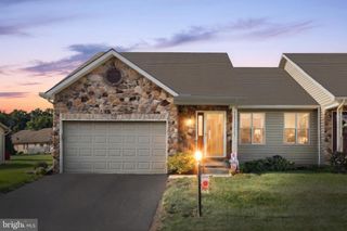 3025 BARLEY CIR #12, Dover, PA 17315