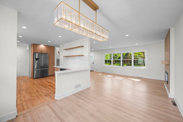 1024 Arbor Lane, Glenview, IL 60025