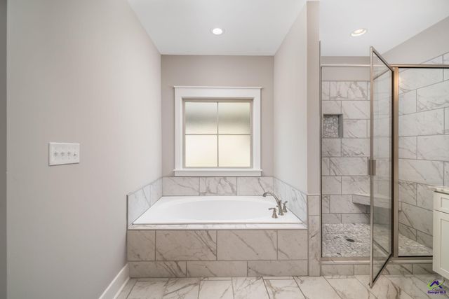 206 Brook Hollow Court, Kathleen, GA 31047