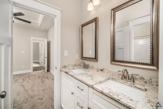 206 Brook Hollow Court, Kathleen, GA 31047