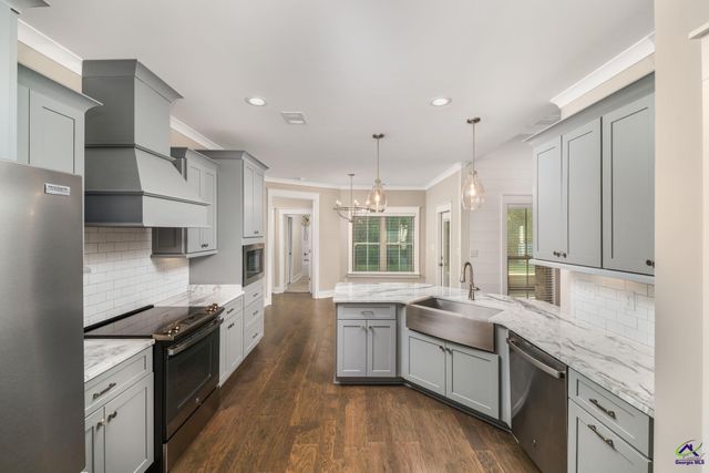 206 Brook Hollow Court, Kathleen, GA 31047