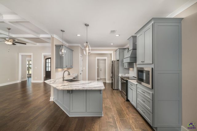 206 Brook Hollow Court, Kathleen, GA 31047