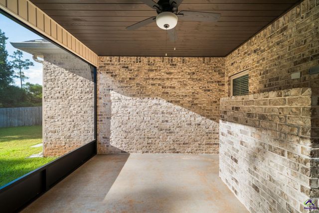 206 Brook Hollow Court, Kathleen, GA 31047