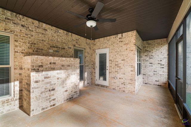 206 Brook Hollow Court, Kathleen, GA 31047
