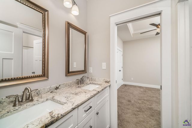 206 Brook Hollow Court, Kathleen, GA 31047