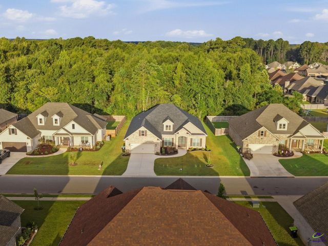 206 Brook Hollow Court, Kathleen, GA 31047