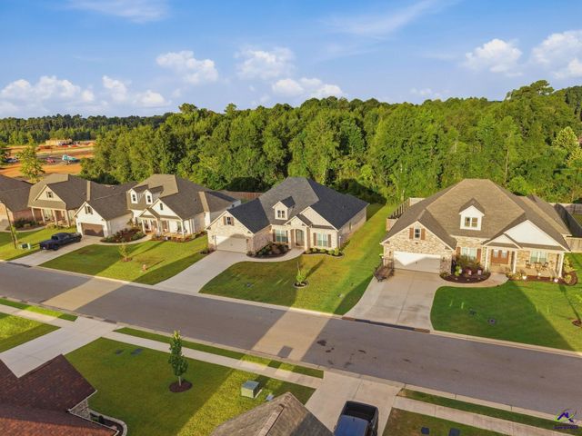 206 Brook Hollow Court, Kathleen, GA 31047