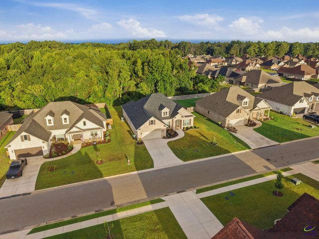 206 Brook Hollow Court, Kathleen, GA 31047