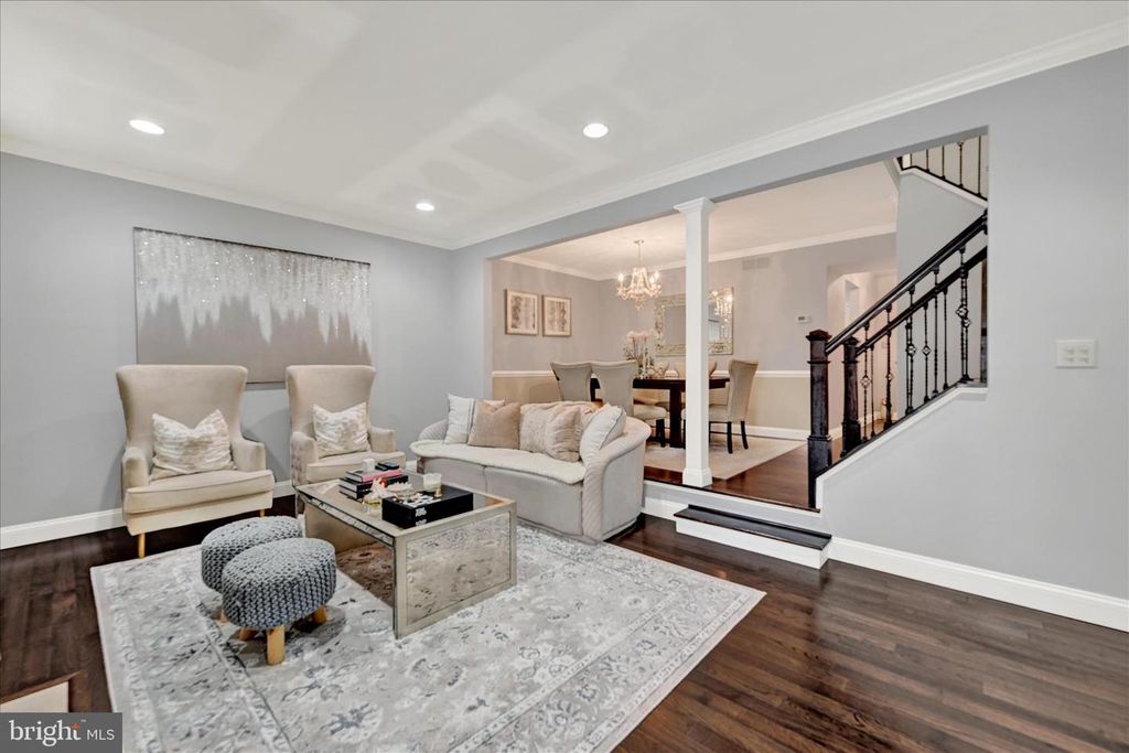 Image 13 of property listing at 8670 CASTLEMILL CIR, Baltimore, MD 21236