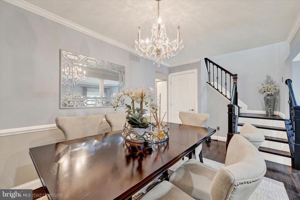 Image 14 of property listing at 8670 CASTLEMILL CIR, Baltimore, MD 21236