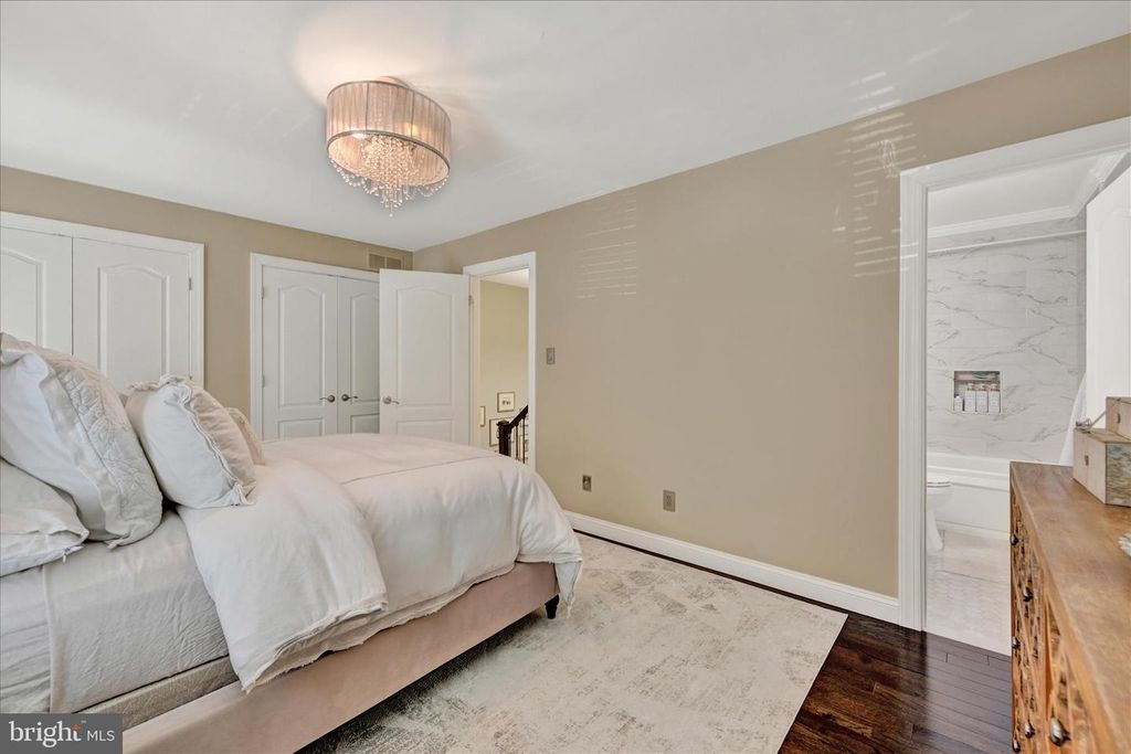 Image 18 of property listing at 8670 CASTLEMILL CIR, Baltimore, MD 21236