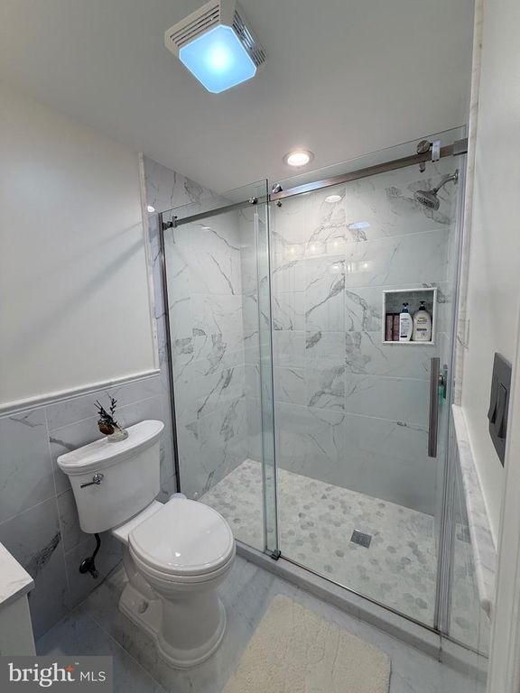 Image 28 of property listing at 8670 CASTLEMILL CIR, Baltimore, MD 21236