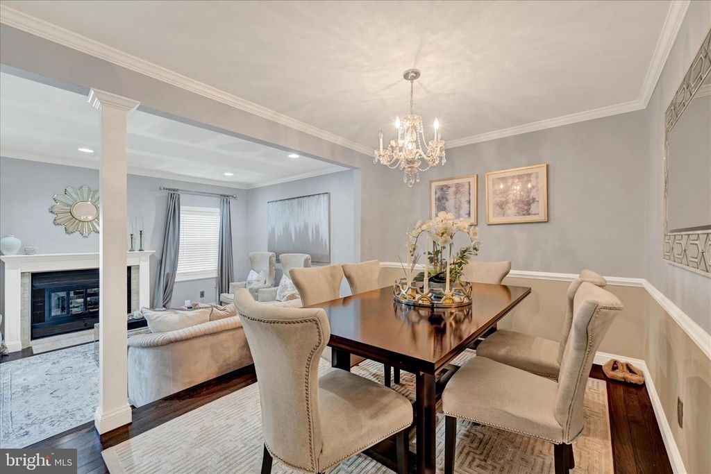 Image 9 of property listing at 8670 CASTLEMILL CIR, Baltimore, MD 21236
