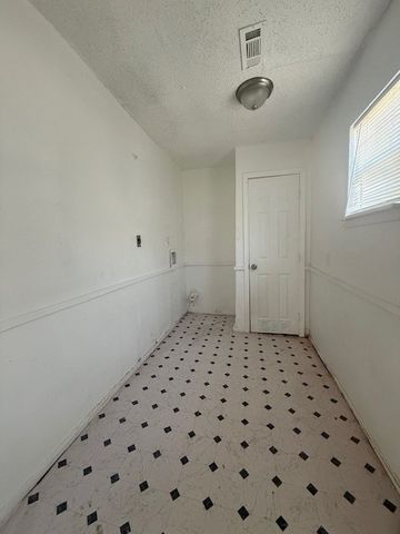 1630 Fitzhugh Avenue, Paris, TX 75460