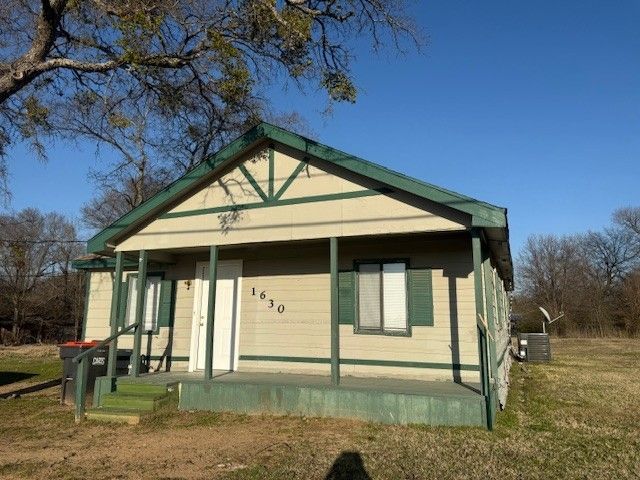1630 Fitzhugh Avenue, Paris, TX 75460