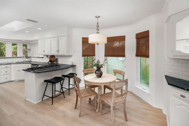 6211 Yellow Rock Trail, Dallas, TX 75248