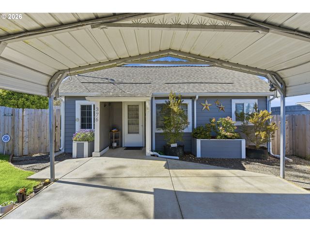 376 S WALL St, Coos Bay, OR 97420