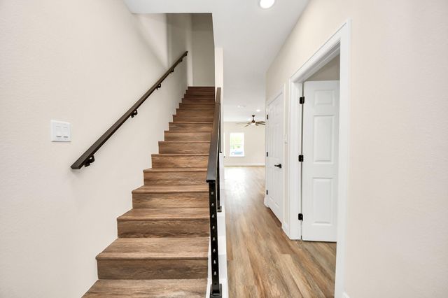 3808 Hiford Drive B, Houston, TX 77047