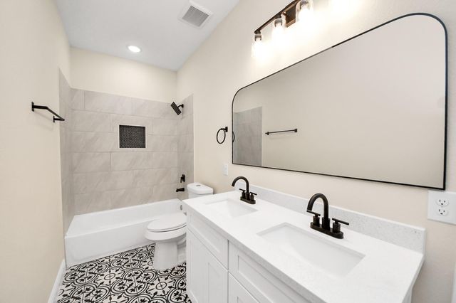 3808 Hiford Drive B, Houston, TX 77047