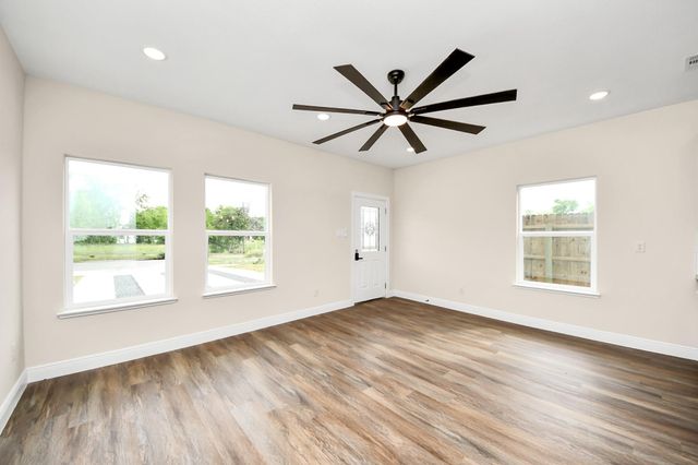 3808 Hiford Drive B, Houston, TX 77047