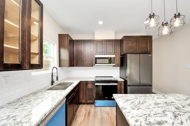 3808 Hiford Drive B, Houston, TX 77047