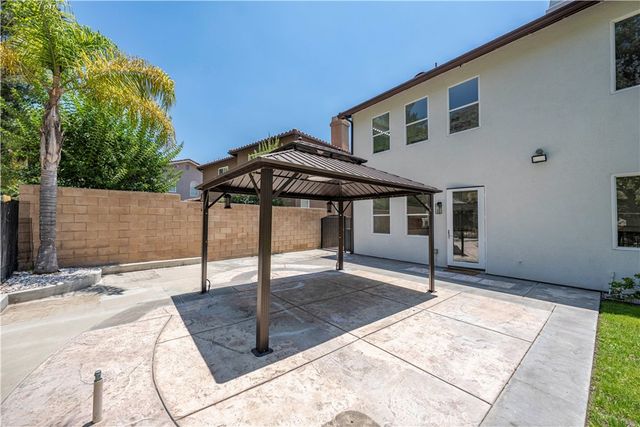 17 Turning Leaf Way, Azusa, CA 91702