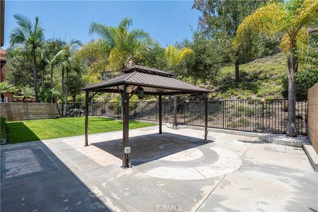 17 Turning Leaf Way, Azusa, CA 91702