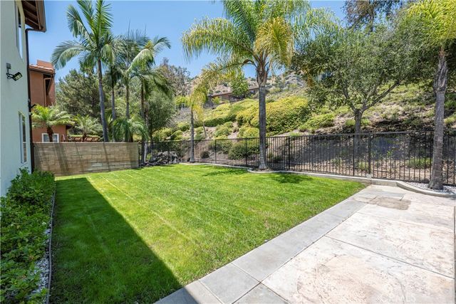 17 Turning Leaf Way, Azusa, CA 91702