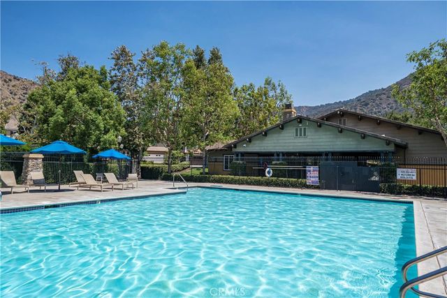 17 Turning Leaf Way, Azusa, CA 91702