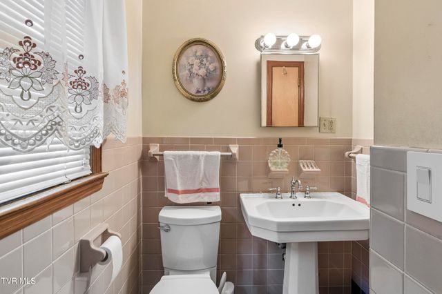 119 Green Valley Lane, Elizabethton, TN 37643