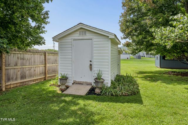 119 Green Valley Lane, Elizabethton, TN 37643