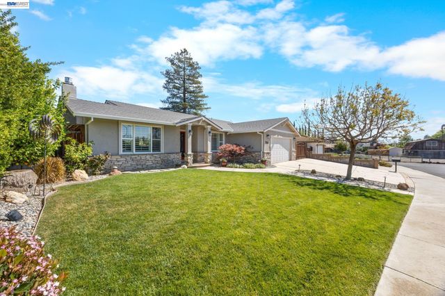 2557 Harewood Dr, Livermore, CA 94551