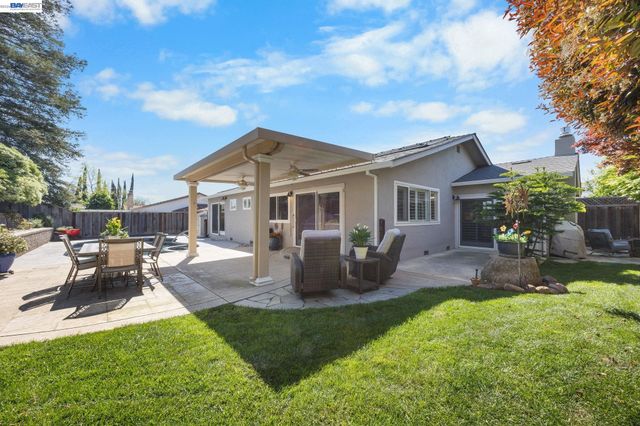 2557 Harewood Dr, Livermore, CA 94551